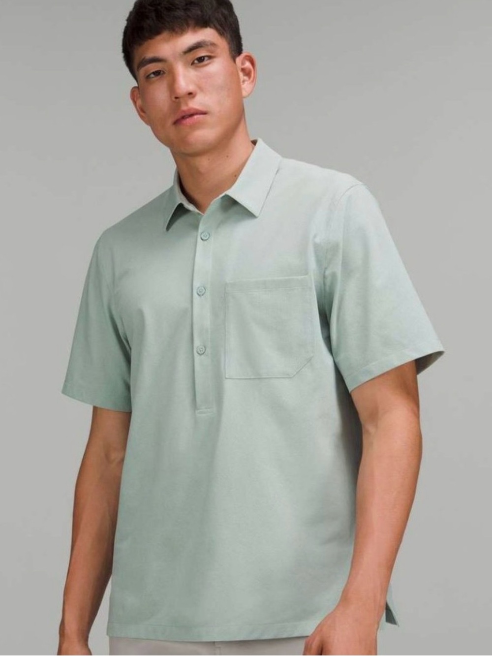 Lululemon Men’s WovenAir Popover Shirt Silver Blue